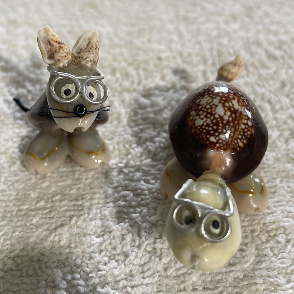 Turtle & Mouse shell figurines